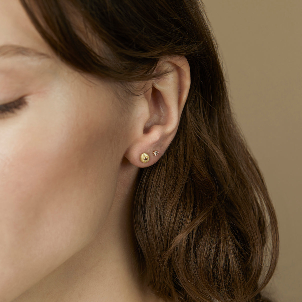 18K Yellow Gold on Model