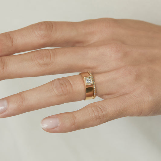 0.30 Carat Princess Cut White Diamond Signet Ring | R32005W