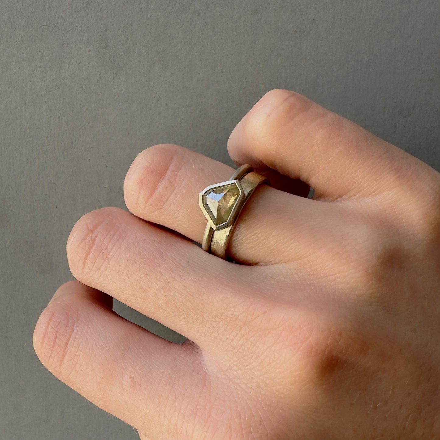 18K White Gold  on Model
