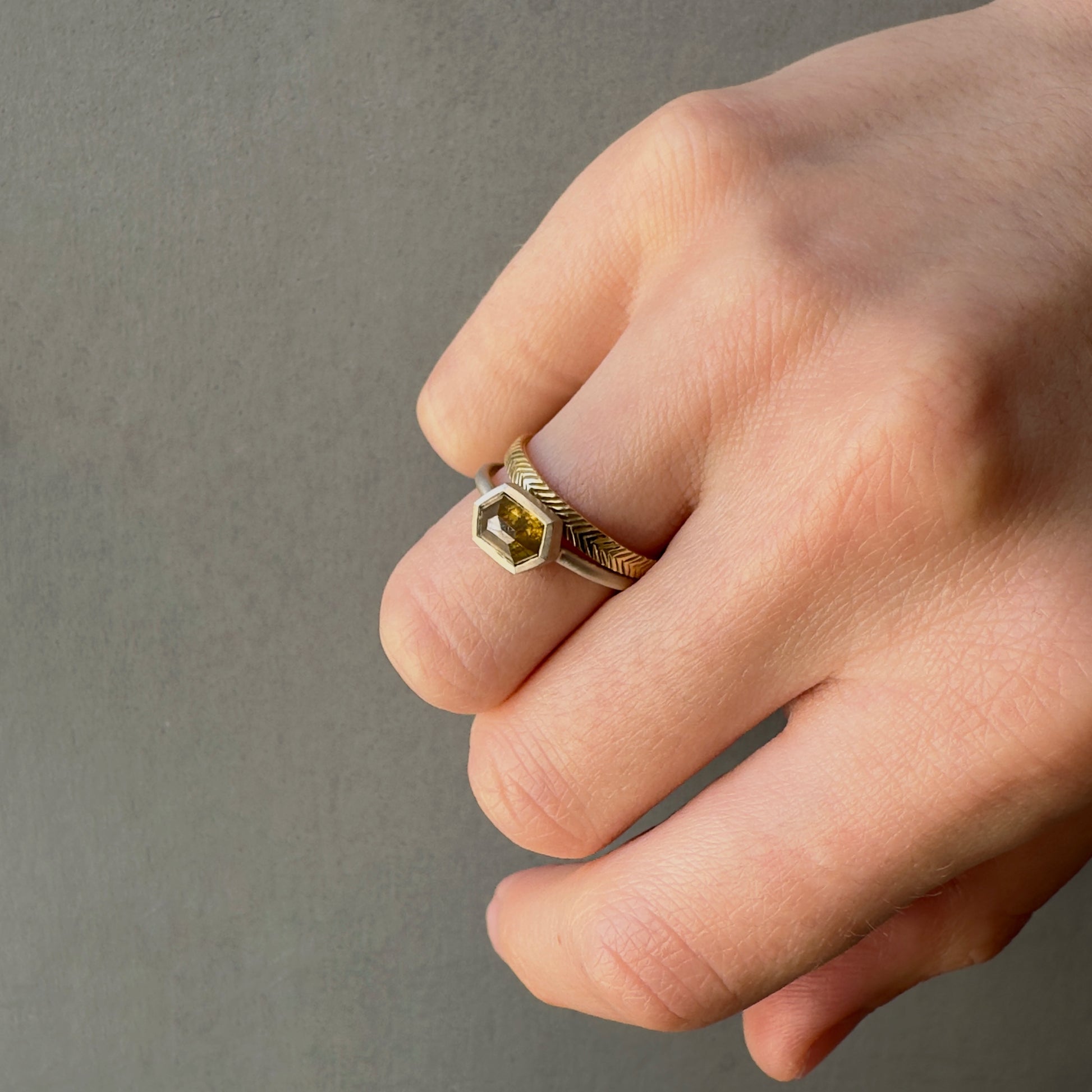 18K White Gold  on Model