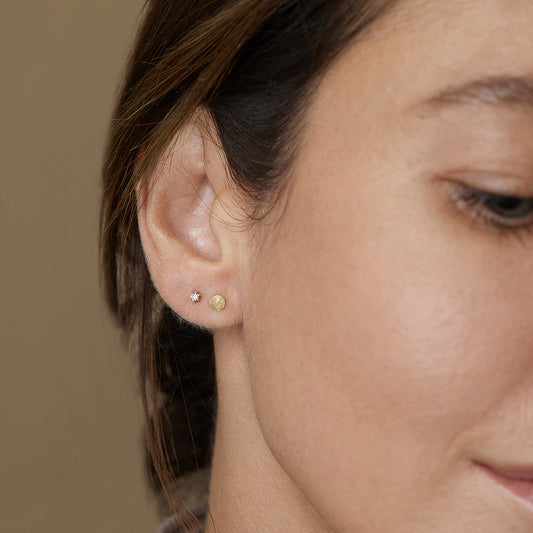 Gold Fleck Studs | E5401