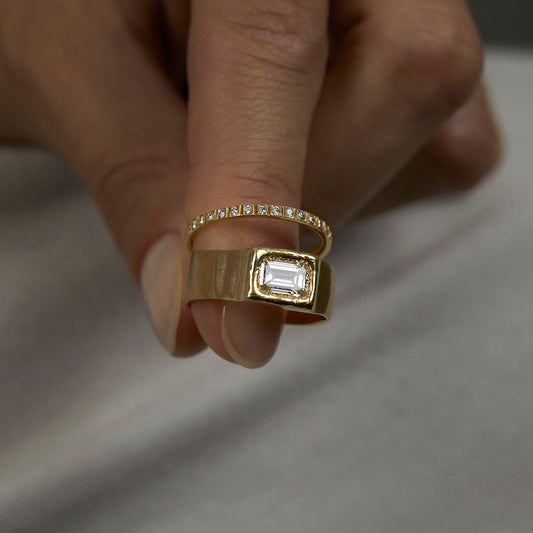 18K Yellow Gold on Model