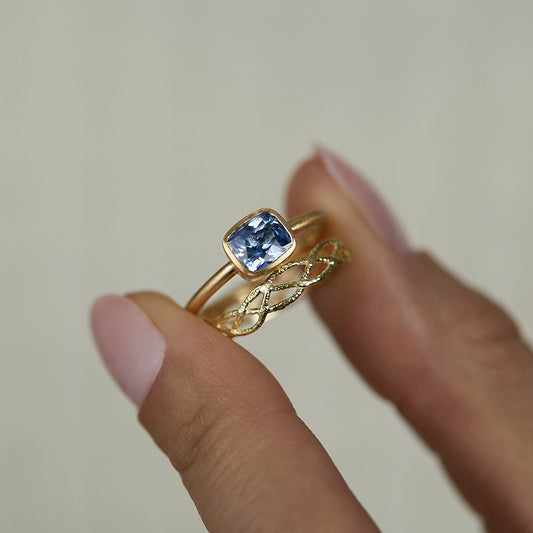 18K Yellow Gold on Model