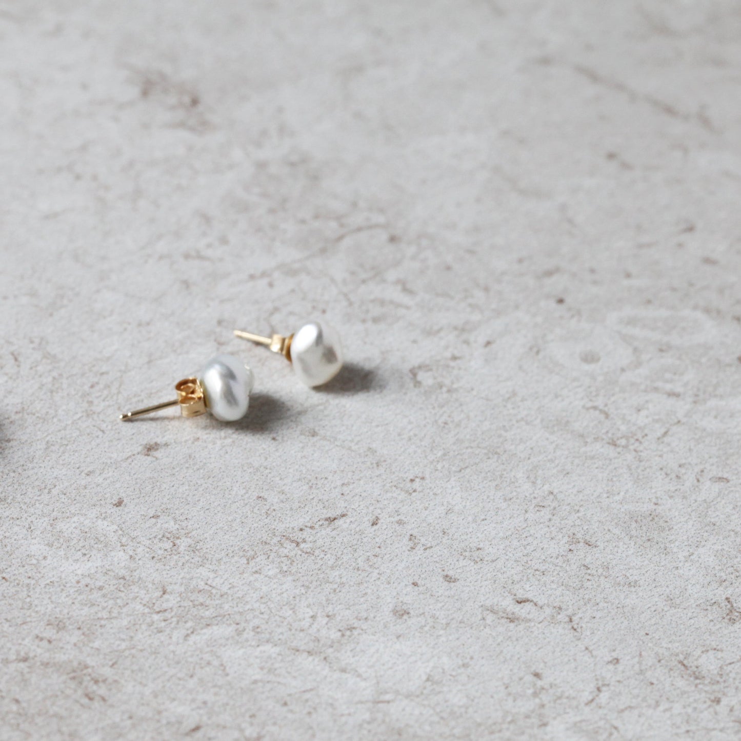 E2601P | Keshi Pearl Studs