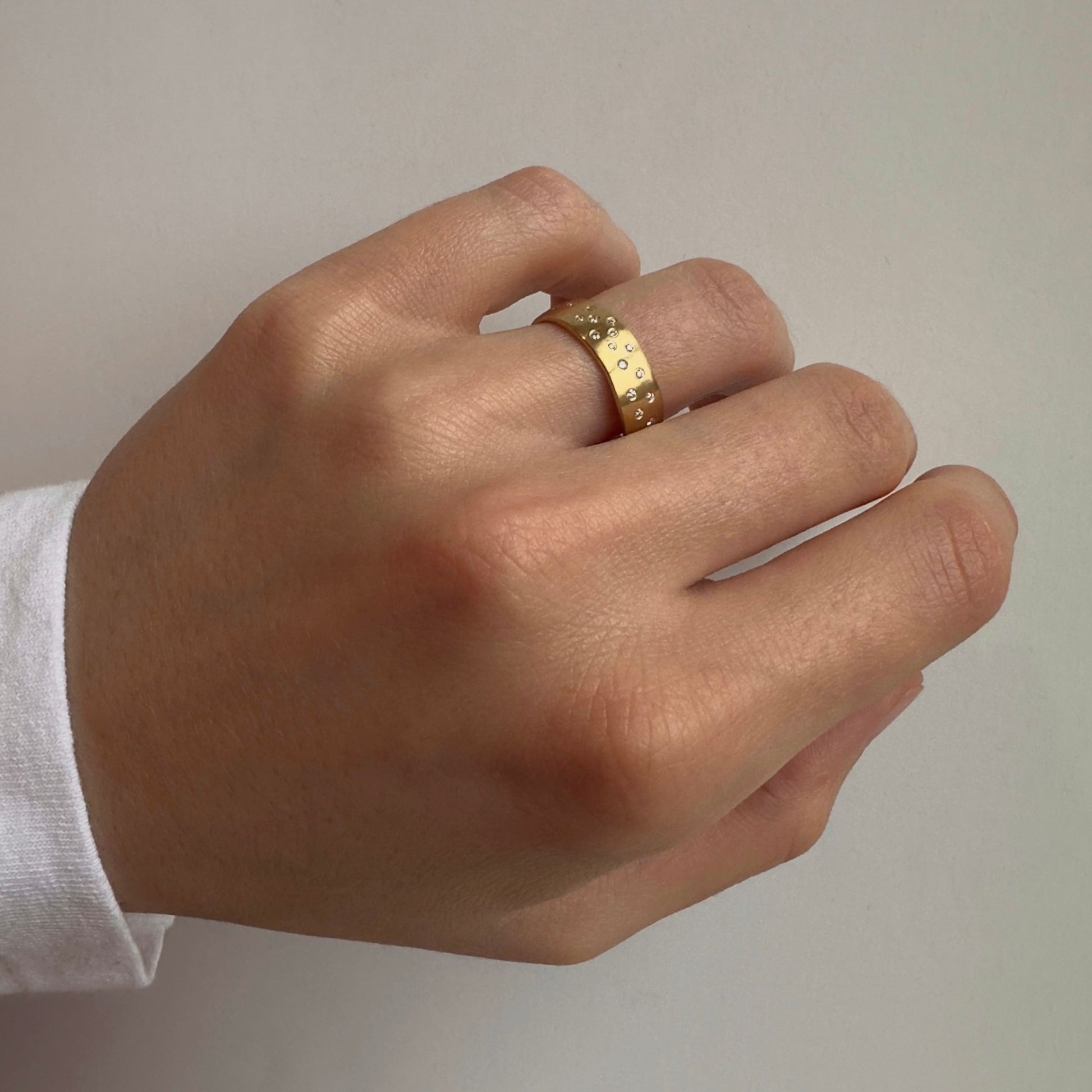 18K Yellow Gold on model